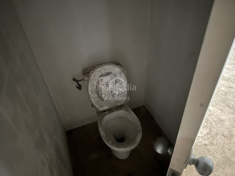 Foto bbd4a4fa-6766-4a0d-9272-d26909af7951. Local comercial a Abrera