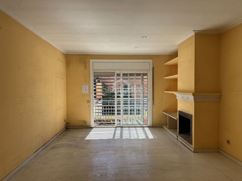 Foto 5f1a1592-3907-4a0f-b4b9-fcfa13c38b88. Casa adossada amb aparcament a Centre Prat de Llobregat (El)