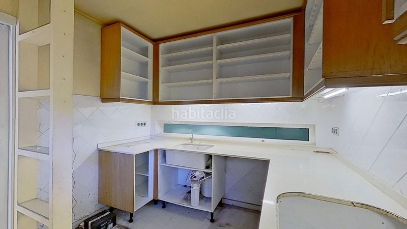 Foto d928227a-21b1-489c-959f-1db054d92a34. Casa adossada amb aparcament a Centre Prat de Llobregat (El)