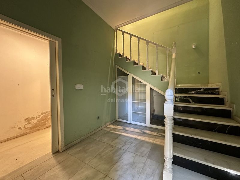 Foto ea7e5cbb-b733-4652-9c11-d2d654c48859. Casa adossada amb aparcament a Centre Prat de Llobregat (El)