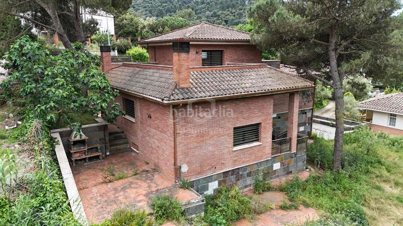 Foto 13b7e55e-0950-4e10-a9a5-89612429adae. Casa amb aparcament a Vilanova del Vallès