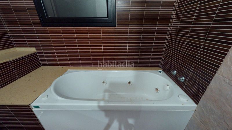 Foto 1ae5c94a-3fd4-4c58-bee2-e48df42453be. Casa amb aparcament a Vilanova del Vallès