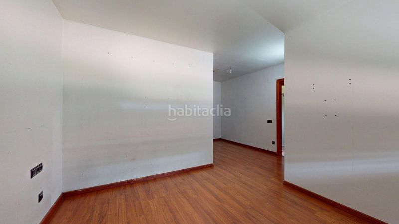 Foto 3157483b-83df-4ad6-bb6e-659117e872db. Casa amb aparcament a Vilanova del Vallès