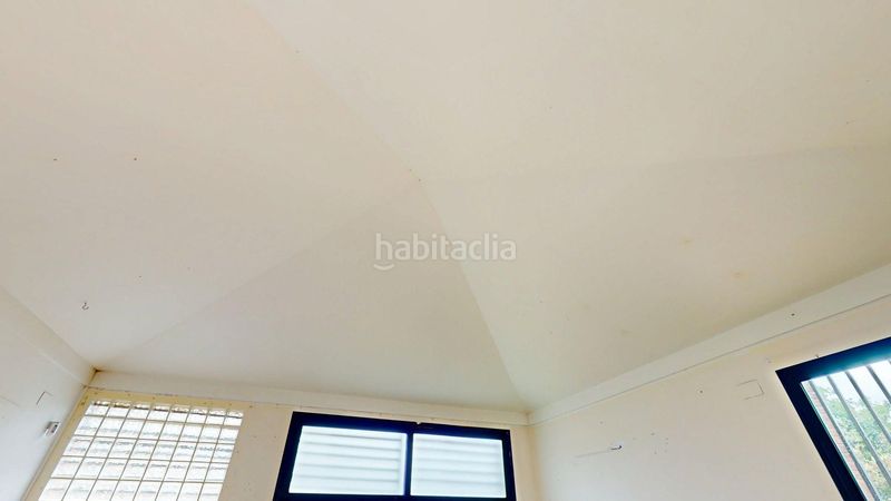 Foto 5e25b5af-2e8d-47c1-95cd-0502292d9174. Casa amb aparcament a Vilanova del Vallès