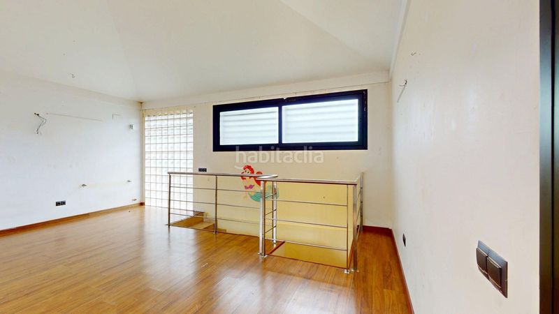 Foto a5f5b246-bcc2-48de-b36f-e55bfee63c64. Casa amb aparcament a Vilanova del Vallès