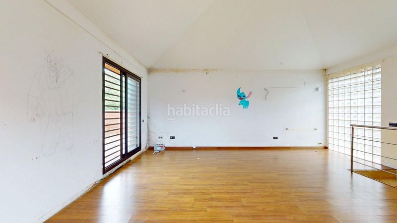 Foto a967faa4-9f3b-4287-a86f-d1861e7946c1. Casa amb aparcament a Vilanova del Vallès