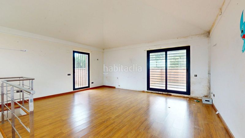 Foto b5060ac0-4b62-4807-8da1-00f6863869cb. Casa amb aparcament a Vilanova del Vallès