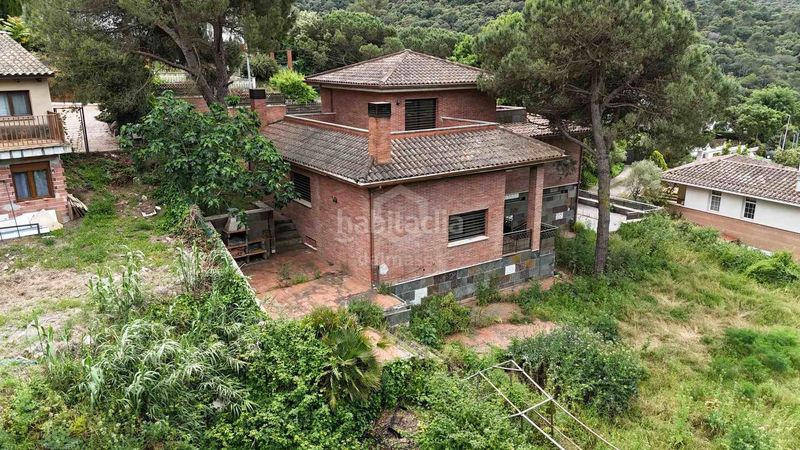 Foto c117631e-a433-4584-b4ef-9c32620b85fa. Casa amb aparcament a Vilanova del Vallès