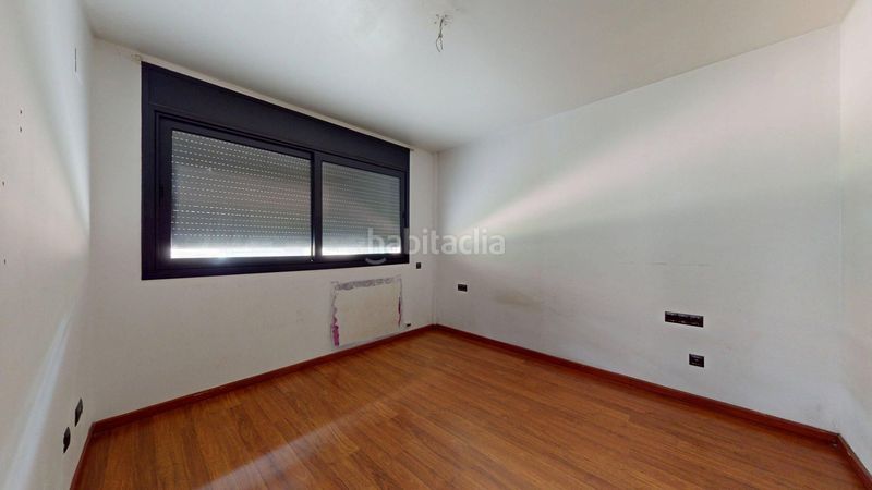 Foto dfb7cc3e-36d0-4667-a9b0-18f4cad5ba0e. Casa amb aparcament a Vilanova del Vallès