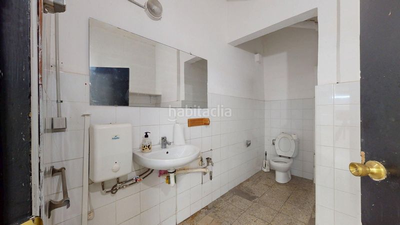 Foto 519323b1-b873-4d34-bcbc-d4317ac0c3e9. Local comercial a Putget - Farró Barcelona