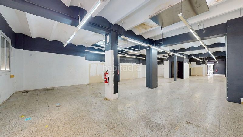Foto a1a5a2a5-8a3f-4337-a218-2973bc2f3c05. Local comercial a Putget - Farró Barcelona