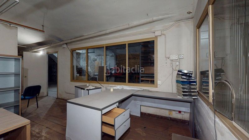 Foto b6c2c6d5-db4e-4bea-9c9d-9bcfebcf477c. Local comercial a Putget - Farró Barcelona