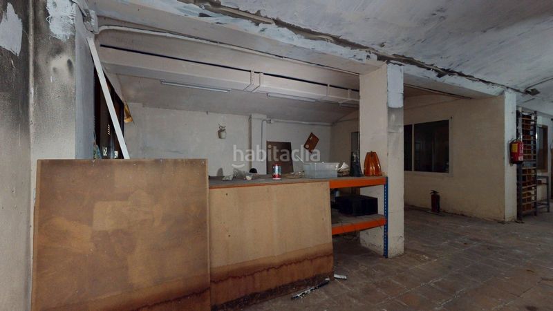 Foto b981685b-c24a-4e13-87f7-19a53bc509b3. Local comercial a Putget - Farró Barcelona