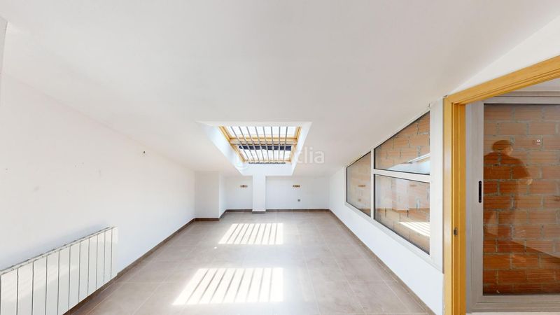 Foto 0bbccdbf-edee-4a3f-b26c-c08b5a6153e9. Duplex in Mercat Rubí