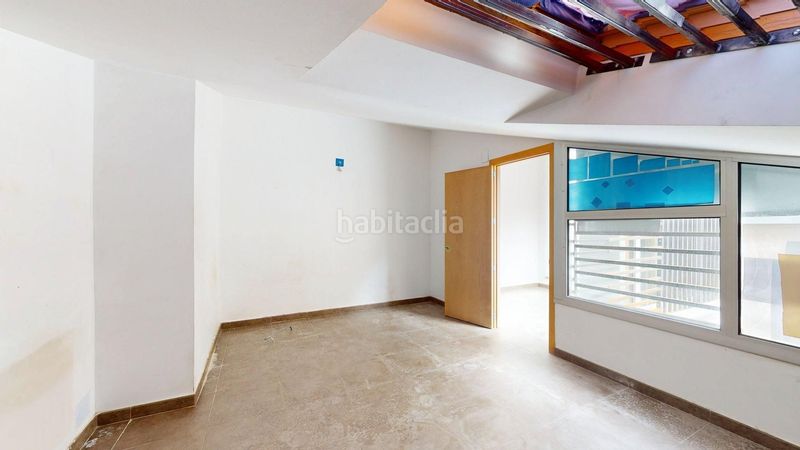 Foto 3cdee5a4-7e23-448e-af85-ebc508e054a4. Dúplex a Mercat Rubí