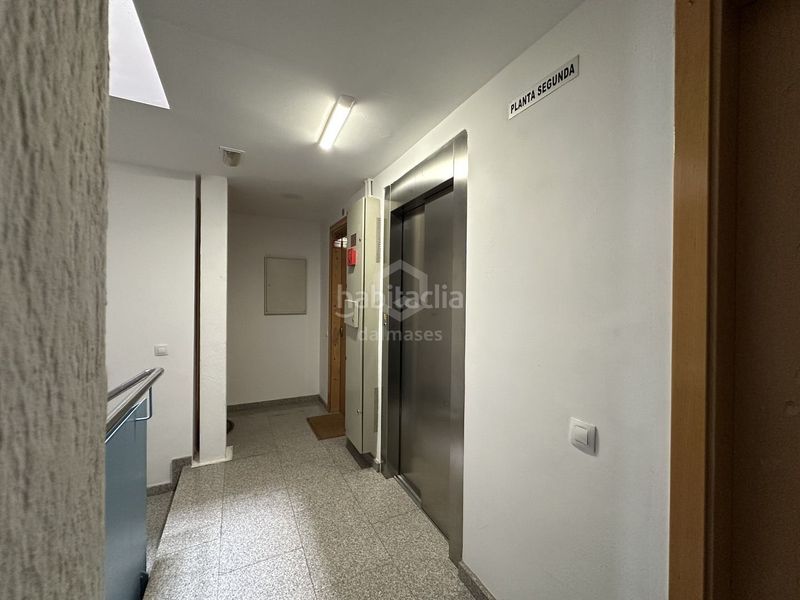 Foto af7fa8a2-c8cf-4970-b73f-a94a58d6c36a. Dúplex a Mercat Rubí