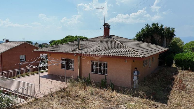 Foto 508e7d70-6b51-49c6-9a15-adf6f8a0f518. Casa amb calefacció aparcament a Vilanova del Vallès