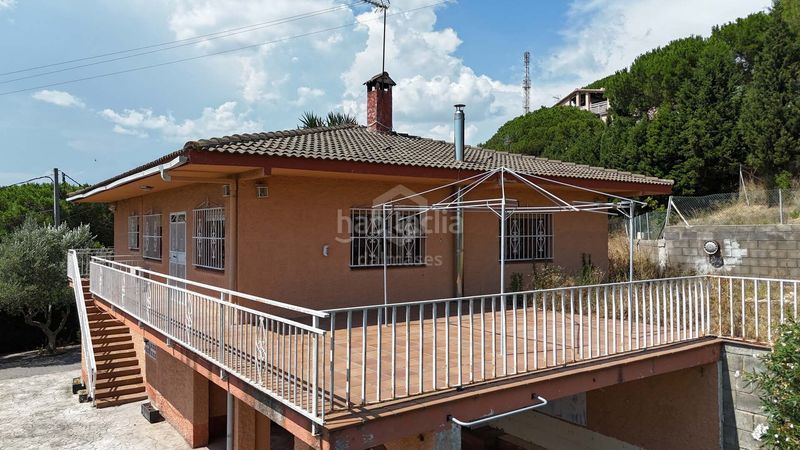 Foto 5a54ce13-f069-4a97-8f5a-ec79ab649959. Casa amb calefacció aparcament a Vilanova del Vallès