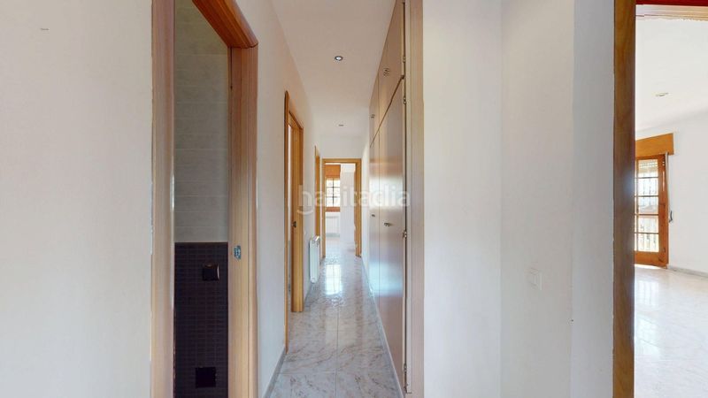 Foto 93f70f57-fca1-4608-bf3d-fb8feeef7c5f. Casa amb calefacció aparcament a Vilanova del Vallès