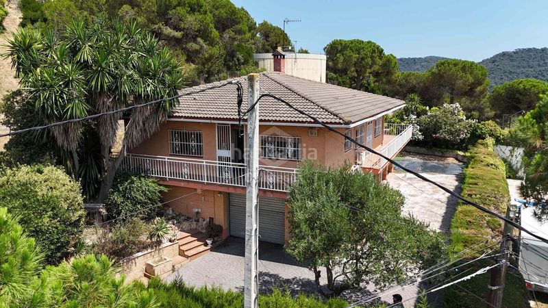 Foto a1c54d32-d97d-4480-a0f9-65a0bc2049e9. Casa amb calefacció aparcament a Vilanova del Vallès