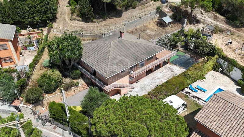 Foto a79f9973-e29d-46ae-9cfe-3b90a39d6524. Casa amb calefacció aparcament a Vilanova del Vallès