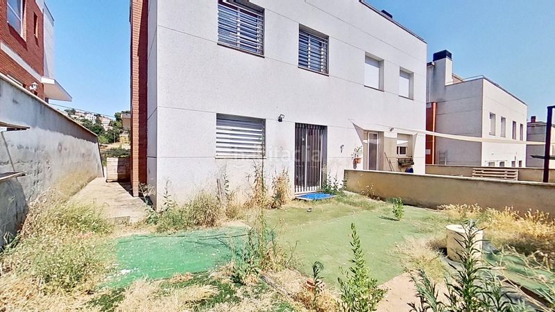 Foto c28fe851-3c59-4109-85d1-efba6f0533a9. Casa adossada amb calefacció a Sentmenat
