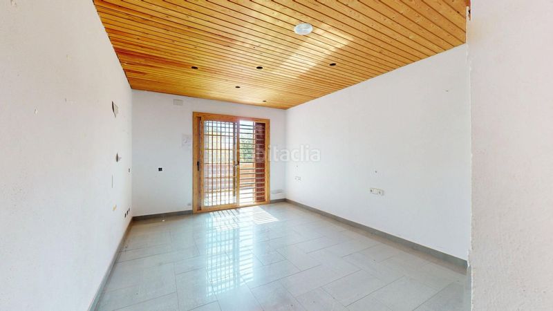 Foto 5c93542a-6850-44fb-8519-3975825ad406. Casa amb calefacció aparcament piscina a Caldes de Montbui