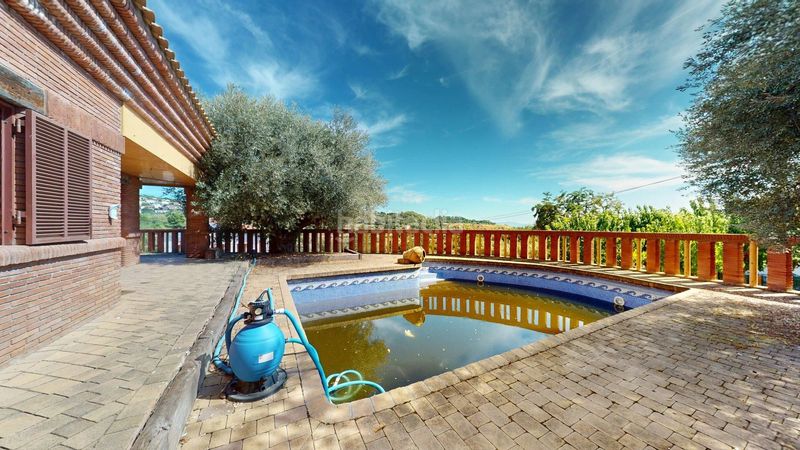 Foto 7ca34326-7ed3-4270-97df-ff147bb7cd77. Casa amb calefacció aparcament piscina a Caldes de Montbui