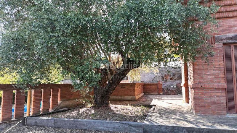 Foto 9d3eb512-e471-4cc9-bd50-c6fe094a2f1e. Casa amb calefacció aparcament piscina a Caldes de Montbui