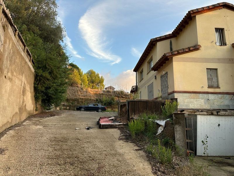 Foto 9f632c59-4163-4135-8037-c33778fd602d. Haus mit parking in Abrera