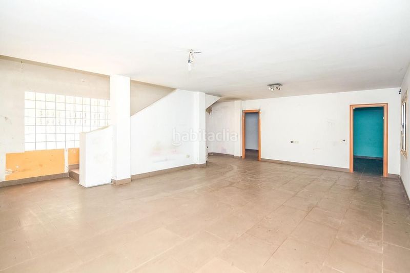 Foto ab0b15b6-e926-4d57-9213-29f072416647. Haus mit parking in Abrera