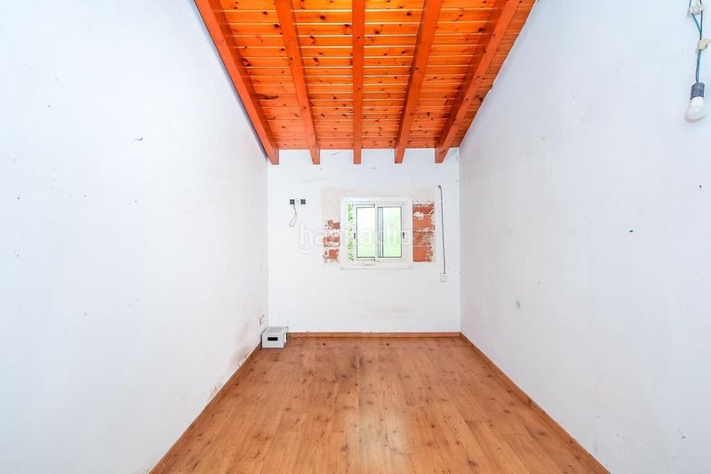 Foto f334e218-d3be-41f6-bd4d-03306350755d. Haus mit parking in Abrera
