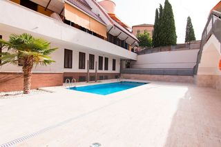 Rent Flat in Barrio de la Vega. Junto restaurante el capricho