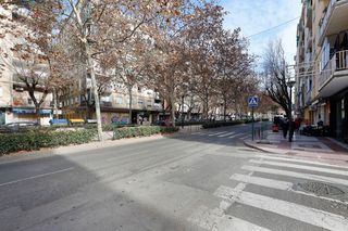 Location Appartement  Calle doña rosita. Zaidin junto avd. don bosco