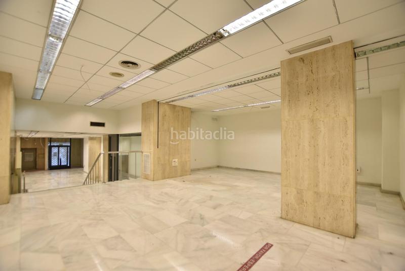 Foto 50a305bf-5e6b-417b-bf35-ea76a98f5695. Alquiler local comercial junto recogidas en Camino de Ronda Granada