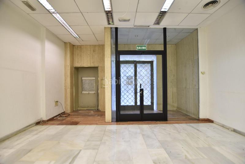Foto b165f310-0b66-4c60-bde9-ecd8daad7292. Rent business premise in Camino de Ronda Granada