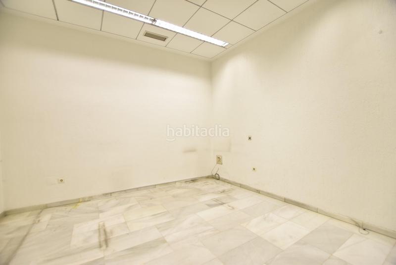 Foto c771a7ac-ca38-4ac9-8736-b1a55e7fa0e2. Rent business premise in Camino de Ronda Granada