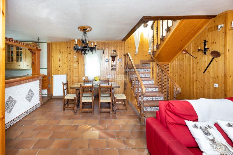 Foto e15db351-86ac-45dc-b29b-2108452634ea. Country house with parking in Güéjar Sierra