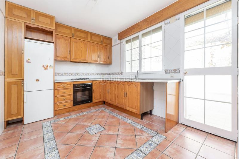 Foto 3b40495b-0776-41d1-8574-80daf64a8b80. Casa aparellada amb aparcament a Alfacar