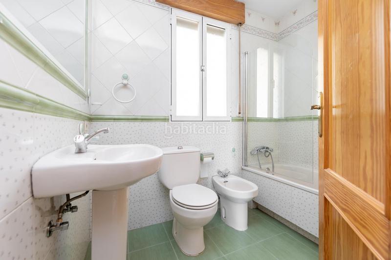 Foto 42477831-8174-4fc9-8a6a-ed503ef74d6b. Casa aparellada amb aparcament a Alfacar