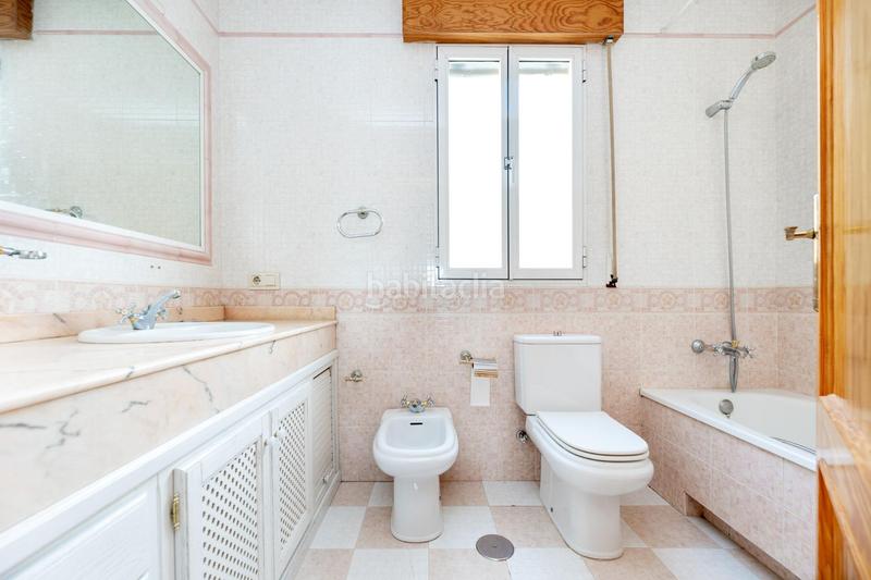 Foto e62725b7-8ade-4031-be51-f1c017ce6d90. Casa aparellada amb aparcament a Alfacar