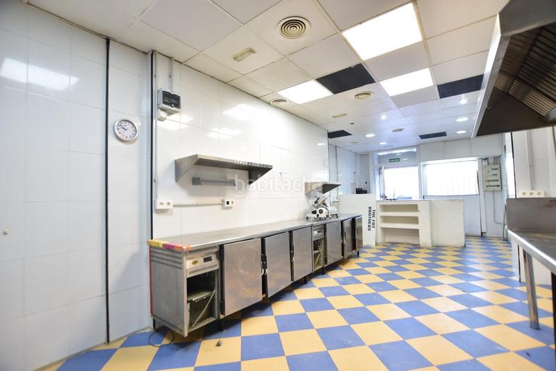 Foto f82eee31-d6e8-44f3-b800-a1b80b48a873. Rent business premise in Camino de Ronda Granada