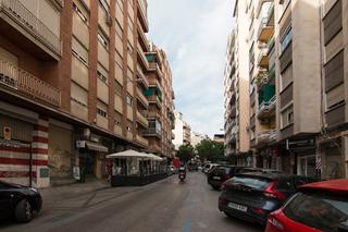 Lloguer Aparcament cotxe a Camino de Ronda. Plaza de garaje y trastero en calle sol