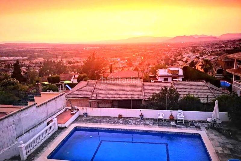 Foto 8487153a-82d1-46a8-b6c1-a6c5b274200d. Chalet espectacular chalet con piscina y vistas a la ciudad en Monachil