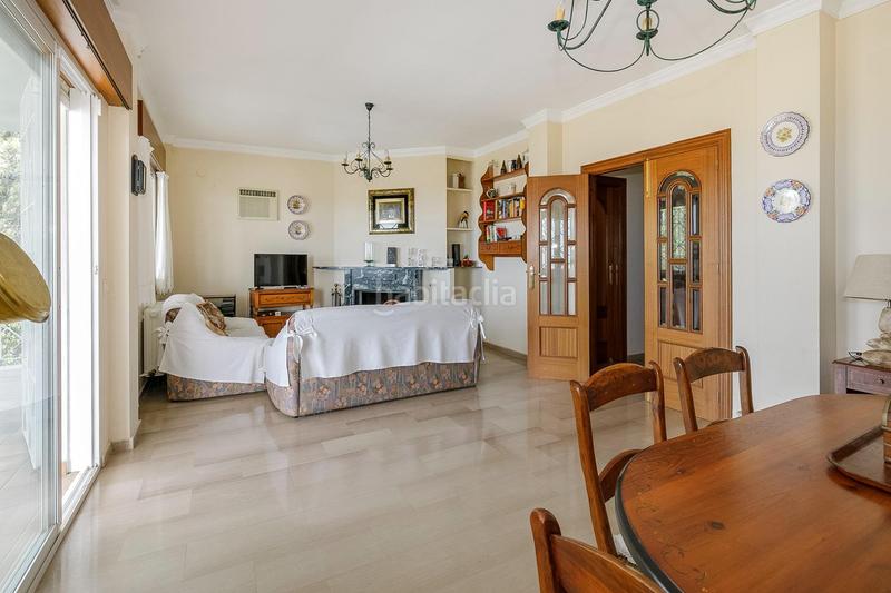 Foto d856c3f0-aca0-4431-9f62-35d12481cead. Chalet espectacular chalet con piscina y vistas a la ciudad en Monachil
