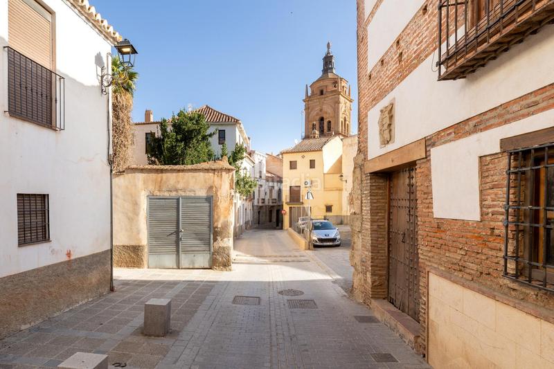 Foto b161adba-d620-41ae-9b6d-988f914bb9a4. Edifici a Guadix