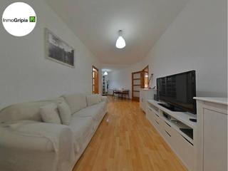 Appartement dans Les Arenes - La Grpia - Can Montllor. Vivienda seminueva de 2 habitaciones con parking  terrassa