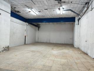 Lloguer Local Comercial a Les Arenes - La Grípia - Can Montllor. Oportunidad única en la grípia! local versátil de 80m con acceso