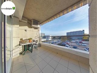 Etagenwohnung in Cementiri Vell. Piso en venta en escoles