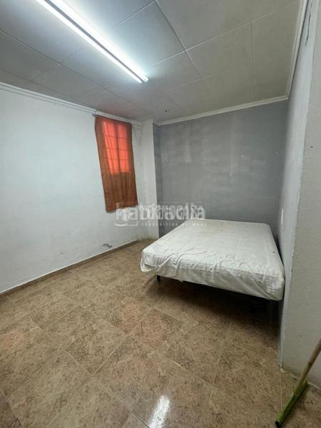 Foto 6388226a-96c0-43b9-bd46-ec40cef8df33. Local comercial  en venta en Roquetes Barcelona